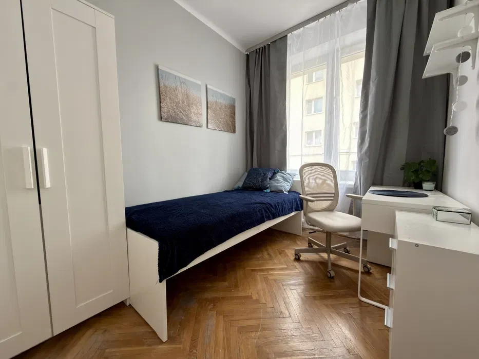 Huta, pokój w mieszkaniu 3 pokoje - 1/7