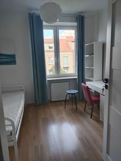 Pokój w mieszkaniu 2 pokojowym