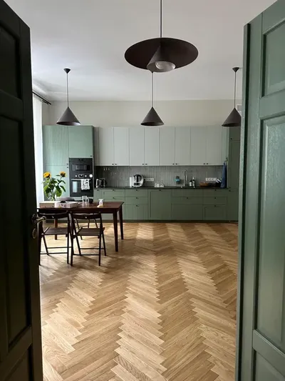 3pok premium, 75m2 na Poznańskiej, duży salon, wysokie sufity, klimat starej kamienicy, po generalnym remoncie - miniatura 3