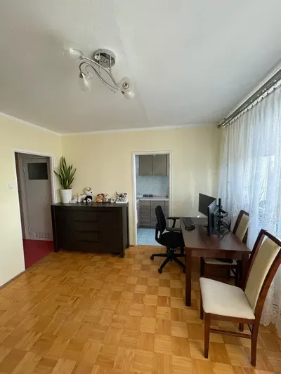 Bezpośrednio kawalerka 28m ul. 1 Sierpnia - miniatura 3