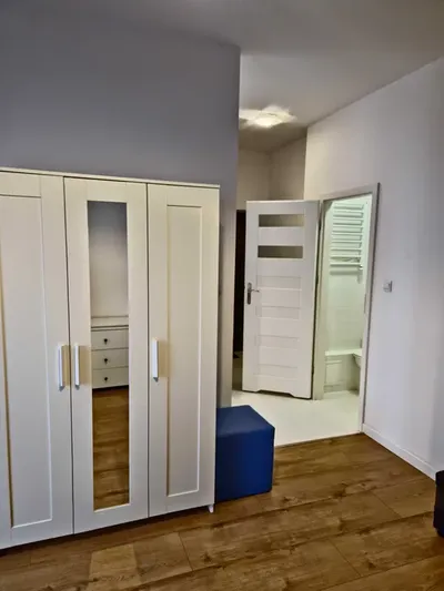 Duża kawalerka 30 m 2 - Praga Południe - bezpośrednio od właścicciela - miniatura 3