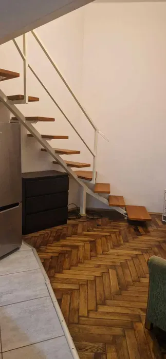 Właściciel wynajmie kawalerkę od zaraz ul. Koletek 7 -Stare Miasto bez czynszu do administracji, bez prowizji - miniatura 3