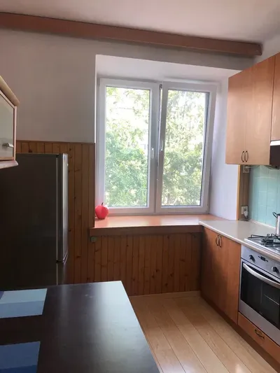 CENTRUM / blisko Ronda ONZ / 42 m2-2 POKOJE-osobna, duża kuchnia - miniatura 3