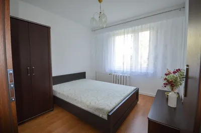 Przestronne mieszkanie 2 pokoje 48m Pieczewo ul. Sikiryckiego oddzielna kuchnia - odświeżone, odmalowane - miniatura 3