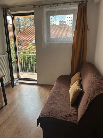 Jednoosobowy pokój z balkonem na os. Azory dla studenta/tki - miniatura 2