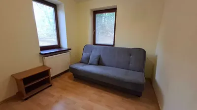 Atrakcyjne mieszkanie - mini pokój z kuchnią na Saskiej Kępie dla singla lub pary - miniatura 4