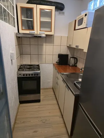 Kawalerka- 2 pokoje, ok. 30 m², Praga-Północ, 11 Listopada, parking - miniatura 2