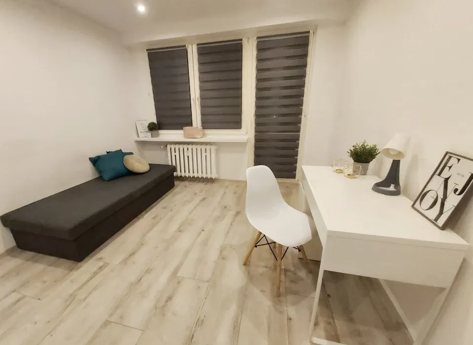 Pokój 11 m² z balkonem, Paganiniego 4. Blisko UMCS, KUL i UMLub. 1050 zł + opłaty, internet w cenie. Dostępny od 1.10. - 1/8