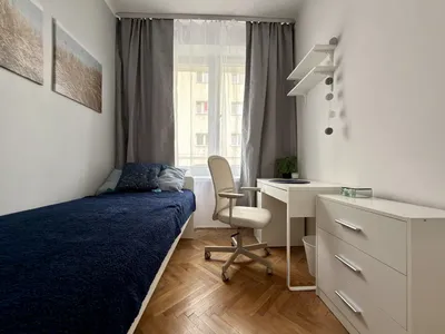 Huta, pokój w mieszkaniu 3 pokoje - miniatura 2