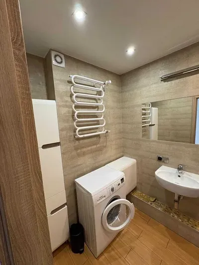 Przestronne 2 pokojowe 60 m z balkonem przy ul. Wierzyńskiego - miniatura 4
