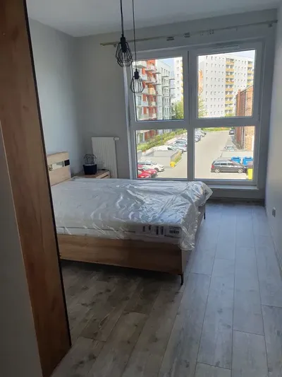 Nowoczesne,trzypokojowe mieszkanie w centrum - miniatura 3