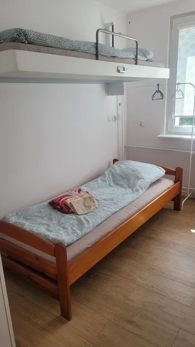 Pokój 2 pokojowym mieszkaniu - miniatura 3