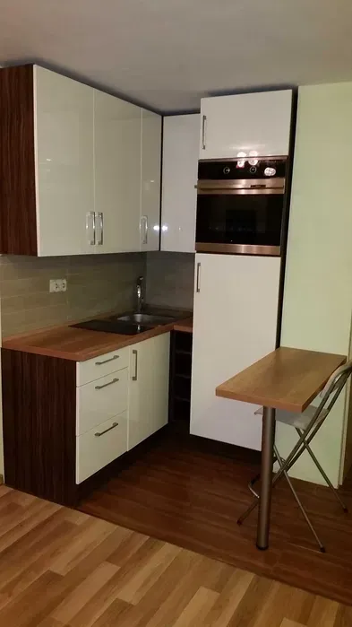 Piękna i przestronna kawalerka w ścisłym centrum Wrocławia - miniatura 2