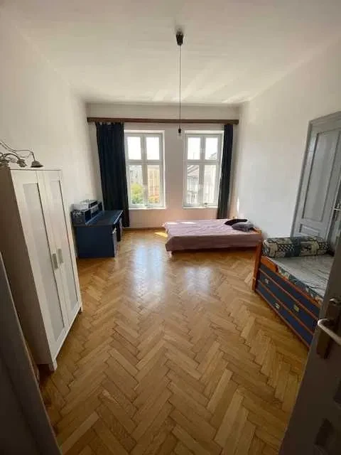 Wynajmę 2 pokojowe słoneczne i duże mieszkanie na Krakowskim Kazimierzu - 1/8