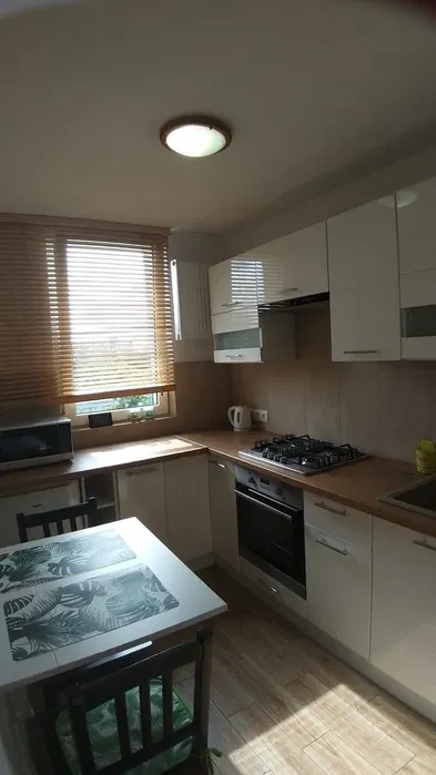 Do wynajęcia: bezpośrednio dwupokojowe mieszkanie 39 m2, oddzielna kuchnia, obok metra Kondratowicza/ Rembielińska - 1/8