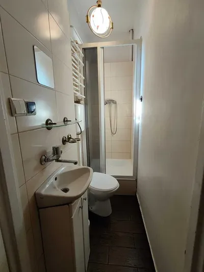Mam do wynajęcia mieszkanie 2-pokojowe, 42 m2, ul. Jesionowa we Wrzeszczu, blisko UG, PG, GUMed, Galeria Bałtycka, 2 niezależne pokoje, wyposażone. - miniatura 2