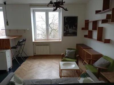 2 pokoje z balkonem i windą na bliskiej Woli 47m2, dostępne od zaraz/ 2room apartment with balcony for rent in Wola district, available immediately - miniatura 2