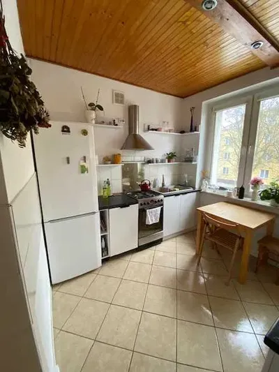 Wynajmę duży pokój blisko Plazy 850 zł - miniatura 2