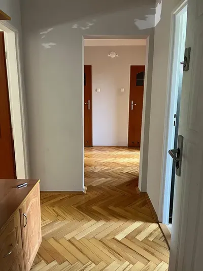 Wynajmę przestronne mieszkanie 3-pokojowe dla studentów - miniatura 2
