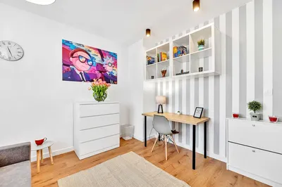 Duży pokój dla dziewczyny/Big room for girl metro Trocka - miniatura 3