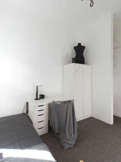Pokój w starej kamienicy we Wrzeszczu - miniatura 3