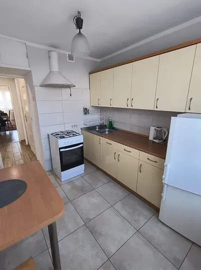 Wynajmę mieszkanie 2 pokoje , 43m , os. Kazimierzowskie - miniatura 2