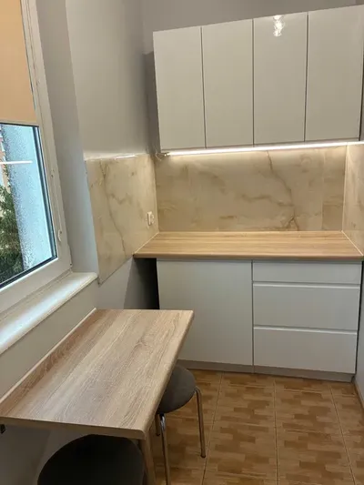 Kawalerka z balkonem i oddzielną kuchnią Gdynia Cisowa - miniatura 4