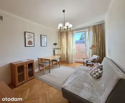 Pokoj 16 m obok Łazienek, z balkonem, dojazd SGH