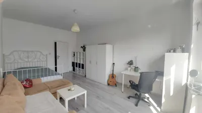 Duży, nowoczesny pokój 1-osobowy z balkonem w super lokalizacji - miniatura 2