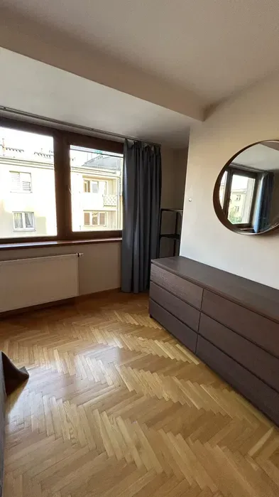 Duże mieszkanie z osobną sypialnią przy ul.Friedleina - miniatura 2