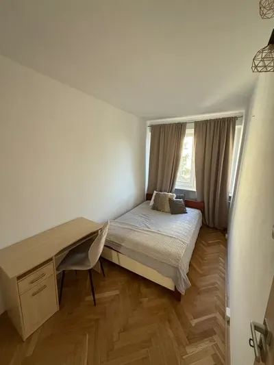 Pokój LSM, ul Leonarda