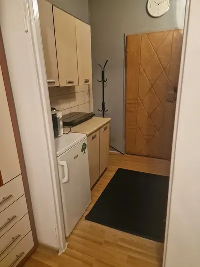 Przytulna kawalerka dla studenta/ki - miniatura 4