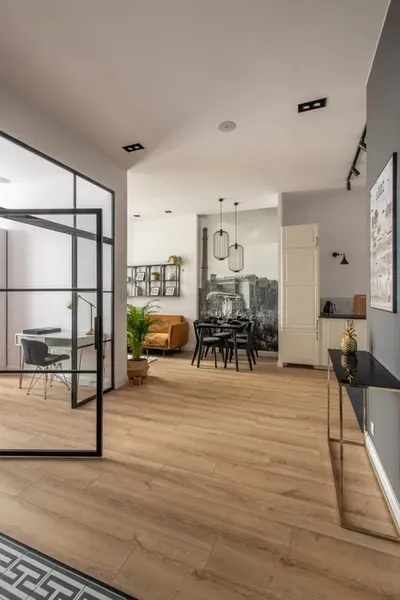 Elegancki apartament w kamienicy Pod Atlasami - miniatura 3