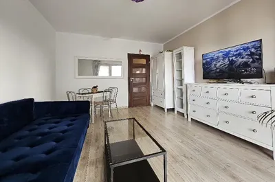 Wynajmę mieszkanie lub pokoje - duże mieszkanie 2 pokoje osobna kuchnia - CZTERY OCEANY Przymorze. - miniatura 2