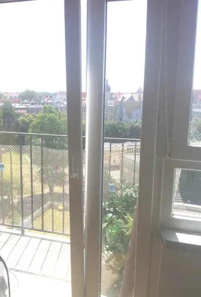 ok.20m Słoneczny pokój na samym PL.Grunwaldzkim z balkonem, od podwórka - miniatura 2