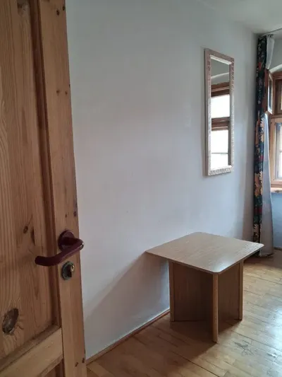 Wynajmę mieszkanie dla 2 spokojnych studentek - miniatura 5