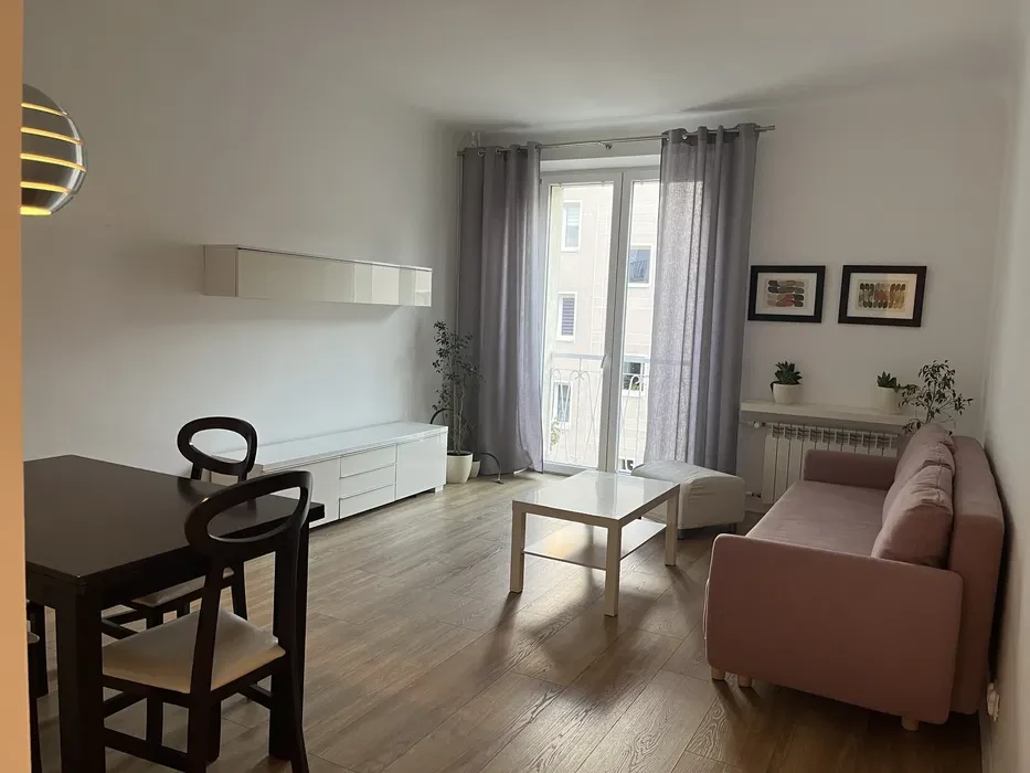 Wygodny apartament do wynajecia, okolice Ronda Wiatraczna - 1/8