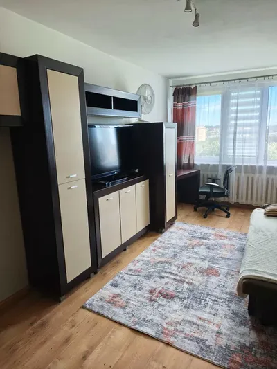 Mieszkanie 25m2 Pokój + kuchnia os. Kazimierzowskie Bieńczyce Nowa Huta - miniatura 2