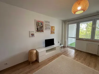 KAWALERKA z osobną kuchnią i DUŻYM BALKONEM (11m2) | Kuźnicy Kołłątajowskiej 16 - miniatura 2