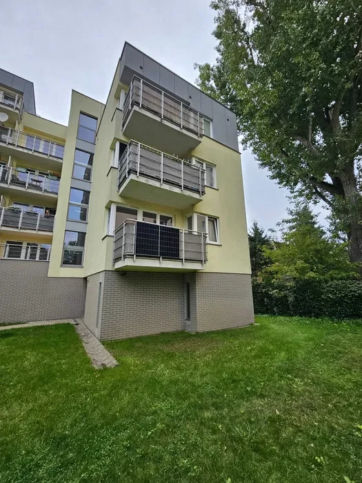 Bezpośrednio: Energooszczędne 2 pokoje z fotowoltaiką balkonową – Warszawa Targówek (ul. Motycka 23) - 1/8