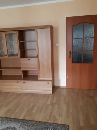 Pokój jednoosobowy z balkonem dla studentki lub młodej dziewczyny Osiedle Generałów - miniatura 4