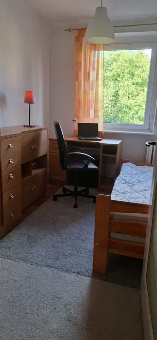 Pokój do wynajęcia,doskonała ,spokojna lokalizacja ,świetnie skomunikowane. - 1/3