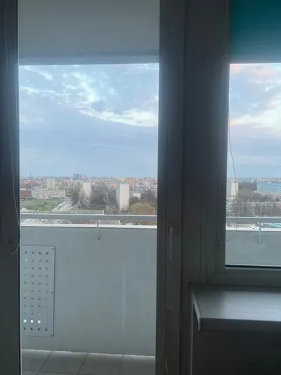 Do wynajęcia duży pokój z balkonem – Sky Tower, 13. piętro, piękny widok - miniatura 2