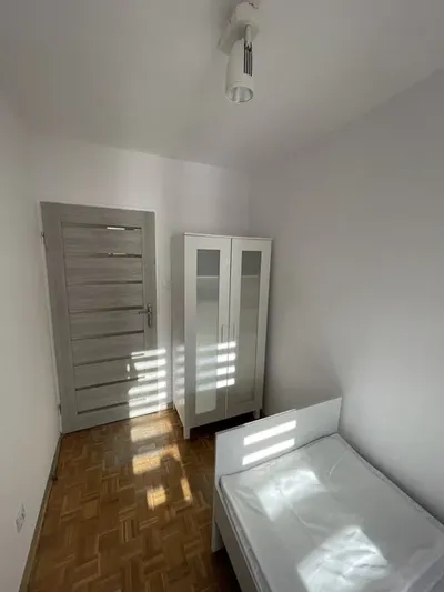 Wynajme pokój 1 osobowy-dla Studentki - miniatura 2