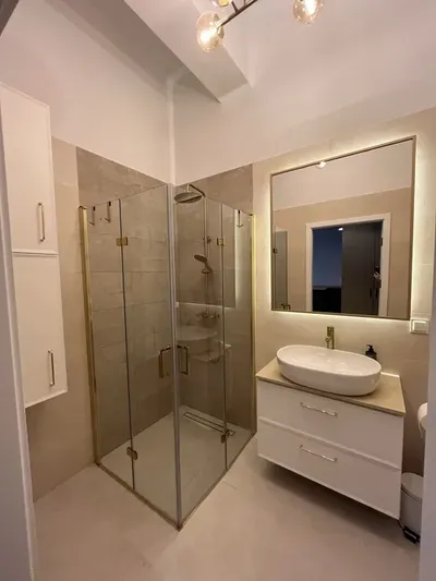 Mieszkanie 46,5m2 z wysokim sufitem, komórką lokatorską 6m2 na piętrze oraz miejscem w garażu podziemnym. - miniatura 4