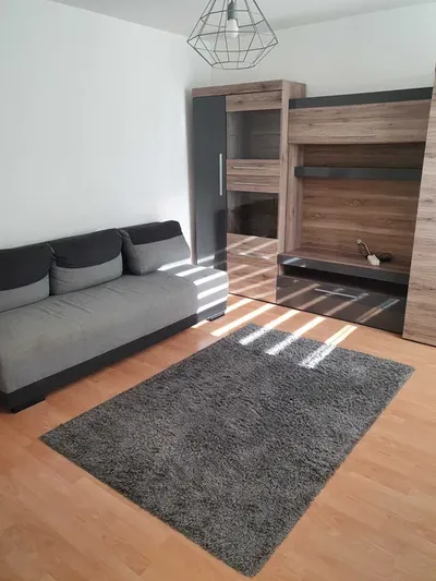 Przytulna i funkcjonalna kawalerka 32 m² – parter, osobna kuchnia | Bezpośrednio / DLA STUDENTÓW - miniatura 2