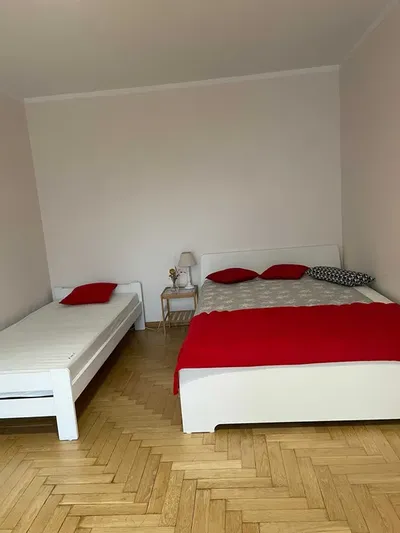 Samodzielny pokój w mieszkaniu dwupokojowym 56 m2 Czyżyny, zwierzęta mile widziane - miniatura 3