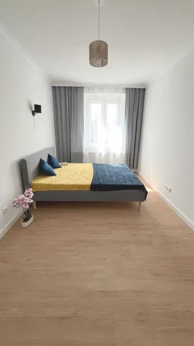 2800zł całość. Salon z aneksem+ duża sypialnia, klima, zamykany parking, ogródek - miniatura 3