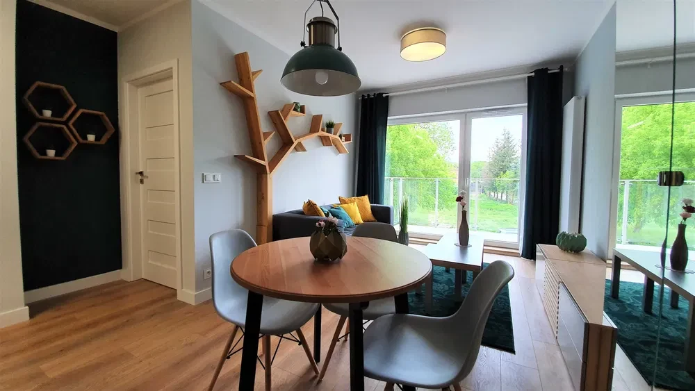 36 m2, 2 pokoje, garaż, ul Obwodowa Targówek, cisza i zieleń, od zaraz, balkon umeblowane - 1/8