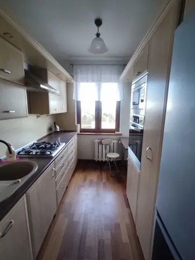 Duży przestronny pokój jednoosobowy - miniatura 4